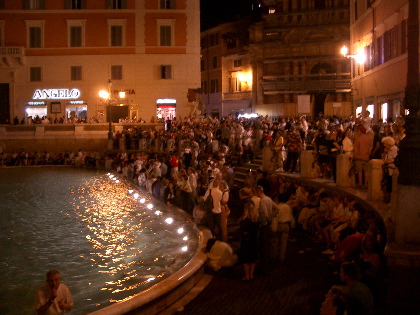 06FontanaDiTreviNight.JPG